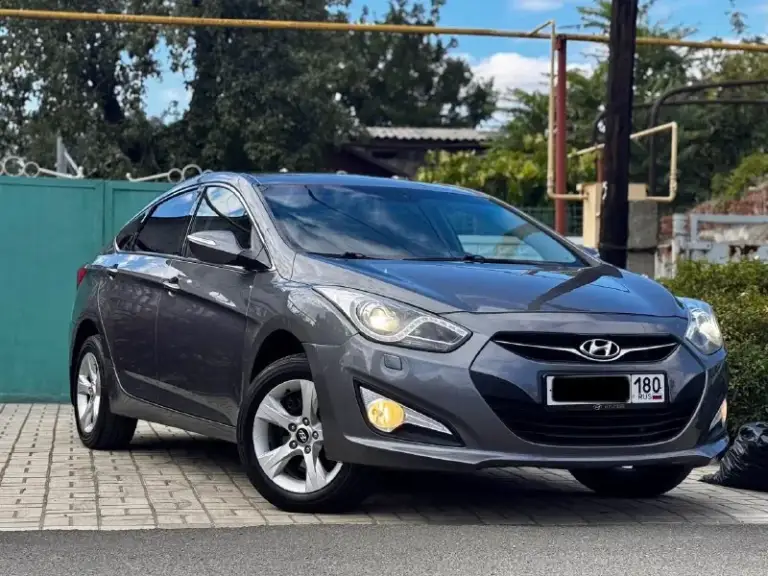 Hyundai i40 2014 г.
Двигатель 2.0 150.лс бензин. 168 000 км родной её пробег.
Автомат 6 ступенчатый.
Продаю свою машину!
Состояние отличное для своих лет.
Гаражное и бережное хранение.
Полностью вся обслужена все наряды
Самая полная максимальная комплектация.
2 Комплекта ключей, сервисные книжки.
Подогрев сидений, двухзонный климат контроль. Подогрев руля круизконтроль.
Электронный ручник, лепестки на руле. Спорт режим.
Полный электропакет.
Адаптация освещения фар. Мультируль.
Двигатель 2.0 атмосфера бензин.
Коробка передач автомат обычный.
Очень удобный экономный все работает.
Корейской сборки надежный комфортабельный.

Автомобиль в идеальном состоянии.
Цена.1200000 руб. Телефон +79495132229 елена викторовна. - фотография - 1