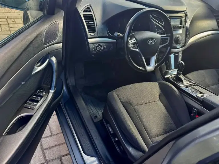 Hyundai i40 2014 г.
Двигатель 2.0 150.лс бензин. 168 000 км родной её пробег.
Автомат 6 ступенчатый.
Продаю свою машину!
Состояние отличное для своих лет.
Гаражное и бережное хранение.
Полностью вся обслужена все наряды
Самая полная максимальная комплектация.
2 Комплекта ключей, сервисные книжки.
Подогрев сидений, двухзонный климат контроль. Подогрев руля круизконтроль.
Электронный ручник, лепестки на руле. Спорт режим.
Полный электропакет.
Адаптация освещения фар. Мультируль.
Двигатель 2.0 атмосфера бензин.
Коробка передач автомат обычный.
Очень удобный экономный все работает.
Корейской сборки надежный комфортабельный.

Автомобиль в идеальном состоянии.
Цена.1200000 руб. Телефон +79495132229 елена викторовна. - фотография - 10