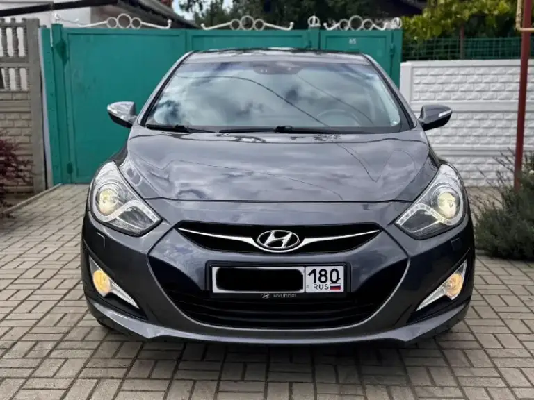 Hyundai i40 2014 г.
Двигатель 2.0 150.лс бензин. 168 000 км родной её пробег.
Автомат 6 ступенчатый.
Продаю свою машину!
Состояние отличное для своих лет.
Гаражное и бережное хранение.
Полностью вся обслужена все наряды
Самая полная максимальная комплектация.
2 Комплекта ключей, сервисные книжки.
Подогрев сидений, двухзонный климат контроль. Подогрев руля круизконтроль.
Электронный ручник, лепестки на руле. Спорт режим.
Полный электропакет.
Адаптация освещения фар. Мультируль.
Двигатель 2.0 атмосфера бензин.
Коробка передач автомат обычный.
Очень удобный экономный все работает.
Корейской сборки надежный комфортабельный.

Автомобиль в идеальном состоянии.
Цена.1200000 руб. Телефон +79495132229 елена викторовна. - фотография - 2