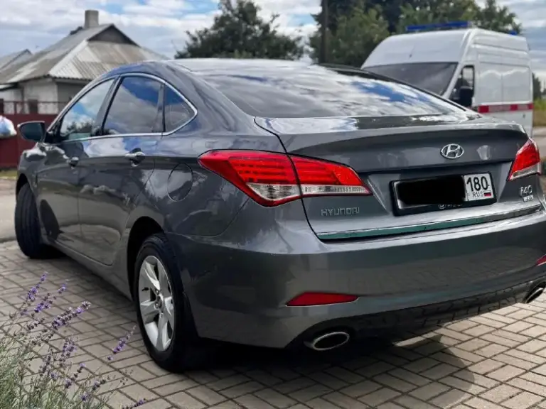 Hyundai i40 2014 г.
Двигатель 2.0 150.лс бензин. 168 000 км родной её пробег.
Автомат 6 ступенчатый.
Продаю свою машину!
Состояние отличное для своих лет.
Гаражное и бережное хранение.
Полностью вся обслужена все наряды
Самая полная максимальная комплектация.
2 Комплекта ключей, сервисные книжки.
Подогрев сидений, двухзонный климат контроль. Подогрев руля круизконтроль.
Электронный ручник, лепестки на руле. Спорт режим.
Полный электропакет.
Адаптация освещения фар. Мультируль.
Двигатель 2.0 атмосфера бензин.
Коробка передач автомат обычный.
Очень удобный экономный все работает.
Корейской сборки надежный комфортабельный.

Автомобиль в идеальном состоянии.
Цена.1200000 руб. Телефон +79495132229 елена викторовна. - фотография - 6