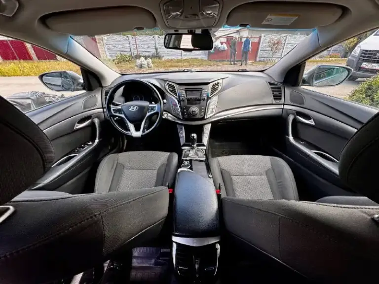 Hyundai i40 2014 г.
Двигатель 2.0 150.лс бензин. 168 000 км родной её пробег.
Автомат 6 ступенчатый.
Продаю свою машину!
Состояние отличное для своих лет.
Гаражное и бережное хранение.
Полностью вся обслужена все наряды
Самая полная максимальная комплектация.
2 Комплекта ключей, сервисные книжки.
Подогрев сидений, двухзонный климат контроль. Подогрев руля круизконтроль.
Электронный ручник, лепестки на руле. Спорт режим.
Полный электропакет.
Адаптация освещения фар. Мультируль.
Двигатель 2.0 атмосфера бензин.
Коробка передач автомат обычный.
Очень удобный экономный все работает.
Корейской сборки надежный комфортабельный.

Автомобиль в идеальном состоянии.
Цена.1200000 руб. Телефон +79495132229 елена викторовна. - фотография - 9