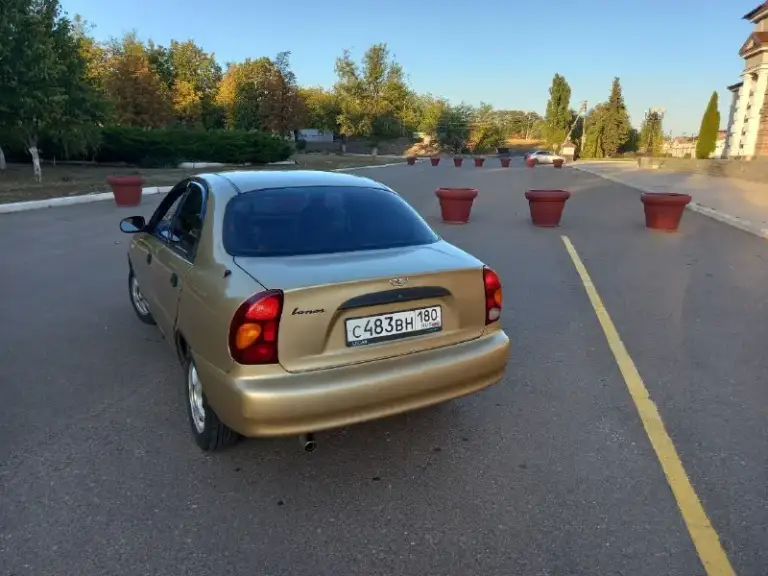 Продам daewoo lanos, обьем 1.6 л, пробег 250 тыс. , 2003 года выпуска в нормальном, рабочем состоянии. Цена 290 тыс, с реальным покупателем торг у машины. +79493181015 - фотография - 2