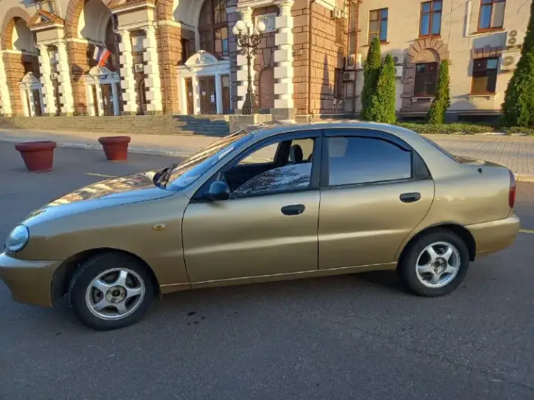 Продам daewoo lanos, обьем 1.6 л, пробег 250 тыс. , 2003 года выпуска в нормальном, рабочем состоянии. Цена 290 тыс, с реальным покупателем торг у машины. +79493181015 - фотография - 3