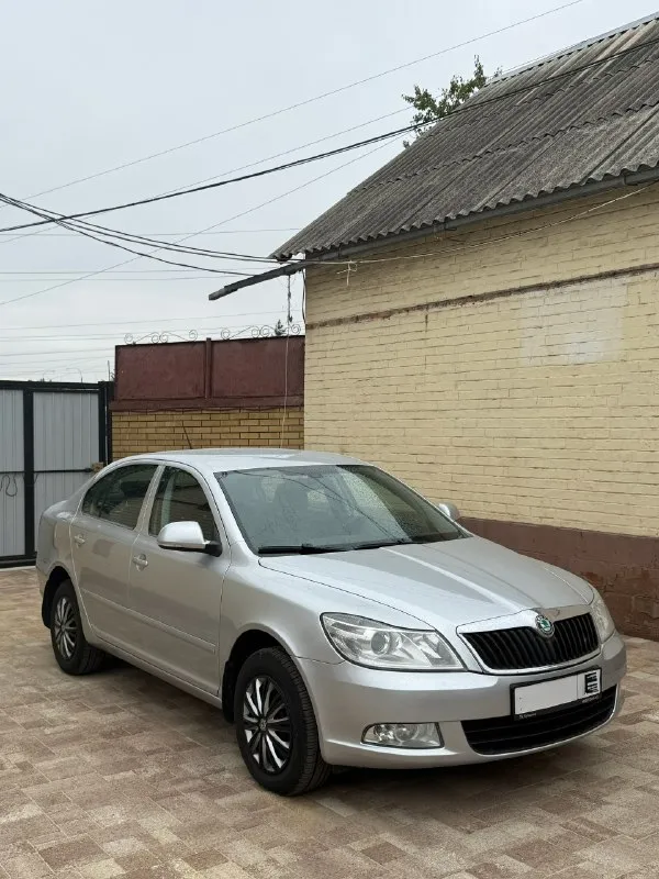 В продаже skoda octavia a5,1.4 amt,2011 года, с пробегом 114 тыс, у машины 1 хозяин, очень бережная эксплуатация, состояния автомобиля на отлично, двигатель работает превосходно, коробка переключает плавно, ничего не пинает, и не дергает, едет достойно, комплектация, датчик дождя, датчик света, круиз контроль, 2 зонный климат, все работает, все включается, по ходовой части ничего делать не нужно, плотная, едет уверенно, все остальные интересующиеся вам вопросы задавайте по номеру +79591917427, не дозвонитесь пишите, звоните на телеграмм❗️
Цена:1🍋
📞 Звоните: +7(959)1917427 - фотография - 1
