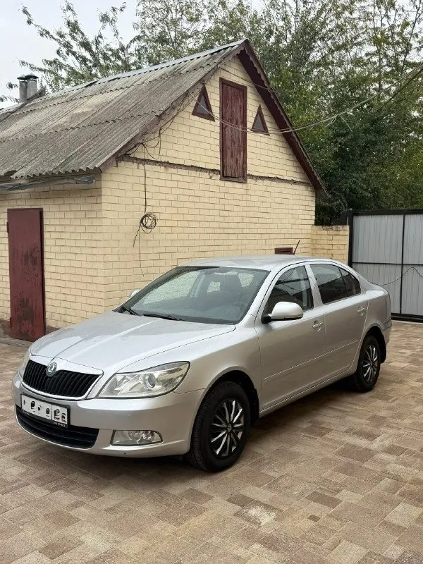 В продаже skoda octavia a5,1.4 amt,2011 года, с пробегом 114 тыс, у машины 1 хозяин, очень бережная эксплуатация, состояния автомобиля на отлично, двигатель работает превосходно, коробка переключает плавно, ничего не пинает, и не дергает, едет достойно, комплектация, датчик дождя, датчик света, круиз контроль, 2 зонный климат, все работает, все включается, по ходовой части ничего делать не нужно, плотная, едет уверенно, все остальные интересующиеся вам вопросы задавайте по номеру +79591917427, не дозвонитесь пишите, звоните на телеграмм❗️
Цена:1🍋
📞 Звоните: +7(959)1917427 - фотография - 2