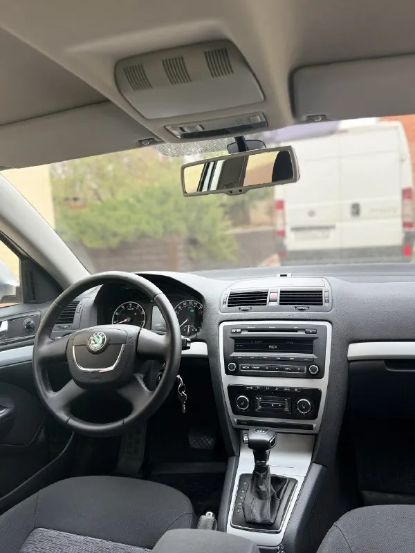 В продаже skoda octavia a5,1.4 amt,2011 года, с пробегом 114 тыс, у машины 1 хозяин, очень бережная эксплуатация, состояния автомобиля на отлично, двигатель работает превосходно, коробка переключает плавно, ничего не пинает, и не дергает, едет достойно, комплектация, датчик дождя, датчик света, круиз контроль, 2 зонный климат, все работает, все включается, по ходовой части ничего делать не нужно, плотная, едет уверенно, все остальные интересующиеся вам вопросы задавайте по номеру +79591917427, не дозвонитесь пишите, звоните на телеграмм❗️
Цена:1🍋
📞 Звоните: +7(959)1917427 - фотография - 5