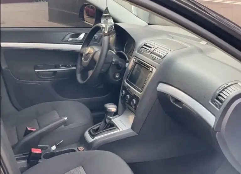 Skoda octavia
Год - 2011
Пробег - 254.581
Обьем - 1.8 (автомат)
Двигатель коробка без нареканий, работает все в штатном режиме, заменены масла и фильтра
Обслуживалась своевременно,
Автомобиль не требует вложений
Сел -поехал
Юридический чистый, без дтп штрафов запретов
Авто без ржавчины и гнили царапин и сколов
Телефон +79493947950
Цена 800.000 - фотография - 5
