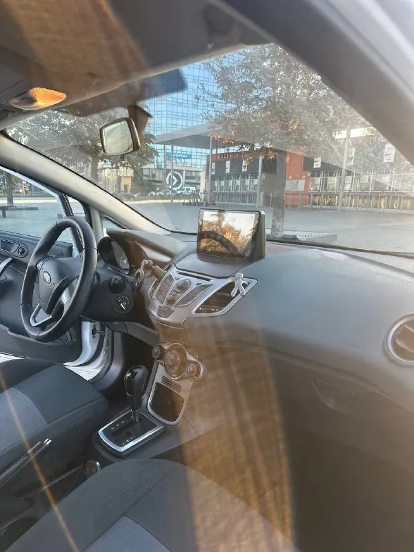 Продаю ford fiesta, 2010 г. В.
✅ Надёжный и экономичный автомобиль, отлично подойдёт как для новичка, так и для опытного водителя.
📌 Основная информация:
Год выпуска: 2010
Пробег: 180 000 км
-Двигатель и коробка в отличном состоянии
-Обслуживалась только на официальных сто
-Все функции работают исправно
-Салон в идеальном состоянии (бережная эксплуатация — ездила девушка)
-Полностью обслужена, не требует вложений — сел и поехал!
🎁 В подарок — два комплекта резины (зима и лето)
💬 Машина служила верой и правдой, надёжная и комфортная. Продаю в связи с покупкой нового авто.
📍Осмотр возможен в удобное для вас время. Звоните или пишите +7 (949) 327-67-27

Цена - 750.000 р + торг - фотография - 5