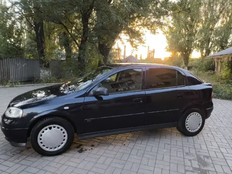 Продаю свою машину!!!
🚗  Opel astra g (опель астра джи) хэтчбек
🚀 Обьем: 1.8
Пробег: км 278000
Топливо: бензин
Кпп: механическая, 5-ступ
‼️Кузов оцинкован
Привод: передний
Год выпуска: 2003
Место осмотра: г. Макеевка
Телефон: +79494737151
520 ₽
Хороший торг у капота!
Машина для своих лет в отличном состоянии, в родном окрасе, родные стекла, очень резвая!
Двигатель кoрoбка хoдoвая идеальнoе! Масло менялось каждые 7-8 тыс. , последняя замена 3 тыс назад. (от замены до замены ездит без доливки).
2 Ключа с чипом, центральный замок, передние стеклоподъемники, парктроник, датчик дождя, авс.
Из последнего что менялось:
-Тормозные диски, амортизаторы, пружины-вкруг
- Задние колодки, задние супорта
- Трос ручника, задняя тормозная трубка
- Шаровая (перед)
- Подушка подрамника
-Замена помпы, сальник грм распредвала, ремень грм менялся 3 тыс назад
-Свечи
Машину не убивали, все делали своевременно, гаражное хранение! В машину вложено немало сил! - фотография - 4