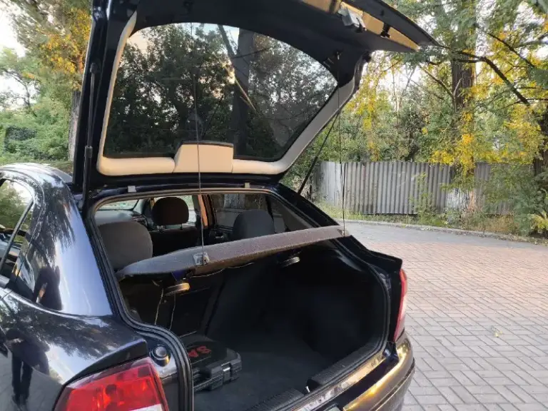 Продаю свою машину!!!
🚗  Opel astra g (опель астра джи) хэтчбек
🚀 Обьем: 1.8
Пробег: км 278000
Топливо: бензин
Кпп: механическая, 5-ступ
‼️Кузов оцинкован
Привод: передний
Год выпуска: 2003
Место осмотра: г. Макеевка
Телефон: +79494737151
520 ₽
Хороший торг у капота!
Машина для своих лет в отличном состоянии, в родном окрасе, родные стекла, очень резвая!
Двигатель кoрoбка хoдoвая идеальнoе! Масло менялось каждые 7-8 тыс. , последняя замена 3 тыс назад. (от замены до замены ездит без доливки).
2 Ключа с чипом, центральный замок, передние стеклоподъемники, парктроник, датчик дождя, авс.
Из последнего что менялось:
-Тормозные диски, амортизаторы, пружины-вкруг
- Задние колодки, задние супорта
- Трос ручника, задняя тормозная трубка
- Шаровая (перед)
- Подушка подрамника
-Замена помпы, сальник грм распредвала, ремень грм менялся 3 тыс назад
-Свечи
Машину не убивали, все делали своевременно, гаражное хранение! В машину вложено немало сил! - фотография - 8