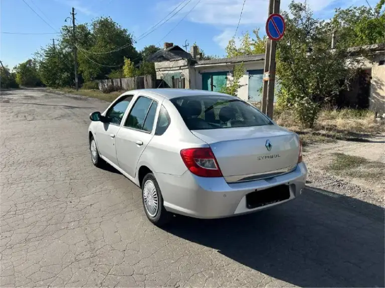 💶 Цена:450 тысяч рублей
📮 Город: макеевка
🚘 Марка / модель: renault symbol
📅 Год выпуска: 2010
📊 Пробег: 306 тысяч км
⛽ Двигатель (тип, объем): газ/бензин 1.4
🔧 Тип кпп: механика 5 ст.
👨‍⚖ Владельцев в птс: 1
📝 Описание: двигатель масло не ест. Не троит, не дымит. Кпп переключает мягко без хрустов, не выбивает. По кузову не гнилая не ржавая, есть пара царапин и мелких вмятин. Пробег оригинальный, не скрученный. Комплектация: 2 передних электростеклоподъемника, гур, кондиционер, туманки, мультируль, подогрев заднего стекла, сигнализация.
Газ зарегистрирован, вписан в птс. 2тысячи назад заменили колодки перед/зад, сайлентблоки задней балки, ступичный подшипник, радиатор печки.
☎ Контактный телефон: +7 949 512 5521
📲 Tg: @bmbardirocrokodilo
📞 Звоните: +7(949)5125521 - фотография - 7
