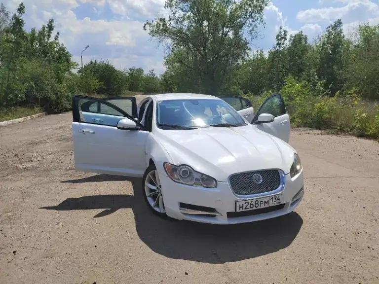 Jaguar xf 3л, 2010 г.
Самый надёжный двигатель, нигде не течет и не мытый, работает отлично без нареканий, не дымит не троит. Коробка работает ровно, без тычков и пинков. Ходовая в хорошем состоянии, ни где ничего не гремит. Салон в идеальном состоянии для своих лет. Комплектация limited, очень богатая!климат, подогрев руля сиденьев, без ключевой доступ, электро регулировка руля и сиденьев, камера заднего вида. Пробег 192т родной!!!автомобиль очень красивый и достойный. Два комлекта резины, осмотр в луганске
Цена 990000
+79592007644
📞 Звоните: +7(959)2007644 - фотография - 3