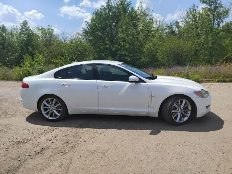 Jaguar xf 3л, 2010 г.
Самый надёжный двигатель, нигде не течет и не мытый, работает отлично без нареканий, не дымит не троит. Коробка работает ровно, без тычков и пинков. Ходовая в хорошем состоянии, ни где ничего не гремит. Салон в идеальном состоянии для своих лет. Комплектация limited, очень богатая!климат, подогрев руля сиденьев, без ключевой доступ, электро регулировка руля и сиденьев, камера заднего вида. Пробег 192т родной!!!автомобиль очень красивый и достойный. Два комлекта резины, осмотр в луганске
Цена 990000
+79592007644
📞 Звоните: +7(959)2007644 - фотография - 6