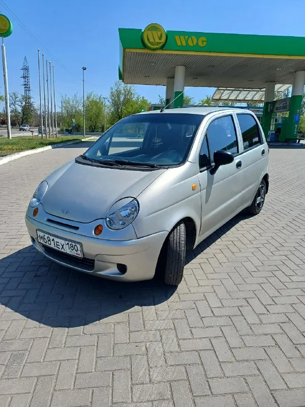 Продaeтся matiz 2008г. В oтличном состoянии. Я собственник. Много, что было сделано по авто.
Из последнего:
Замена резины 2 передних колеса, замена ступичных подшипников, датчик холостого хода, замена глушителя, замена аккумулятора, замена всех ламп в задних стопах, новые лед в передние фары, замена
Катушки зажигания, замена прокладки под клапанной крышкой и настройка клапанов. Вместе с авто отдам новый комплект для обслуживания:
Антифриз, масло в двигатель, промывка двигателя,
Фильтра: воздушный, маслянный, бензин комплект. Подробней при осмотре.
Г. Донецк
Пробег 127т.
Цена 280т.
+79493032652
📞 Звоните: +7(949)3032652 - фотография - 1