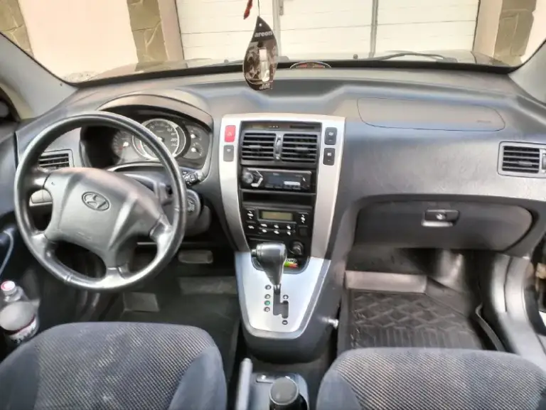 Доброго времени суток. Продается автомобиль hyundai tucson 2007 г. В. Пробег 228 тыс. Км. Привод передний. Двигатель 2.0, коробка передач автоматическая. Хорошая комплектация. Двигатель, коробка, кузов, ходовая в хорошем состоянии. Машина ухожена и полностью обслужена. Вложений не требует. Салон ухоженный, не порван, не прокурен. 2 комплекта ключей. Замок #. Климат контроль, полный электропакет, диски r16, 4 стеклоподъемника, подогрев сидений передних, центральный замок, сигнализация star line, магнитола с поддержкой aux, bluetooth и прочие необходимые технологические удобства.
Цена: 950.000 ₽
Осмотр в макеевке.
Остальные вопросы по телефону: +7949-327-70-52
📲 Tg: @roman_gomaz
📞 Звоните: +7(949)3277052 - фотография - 2