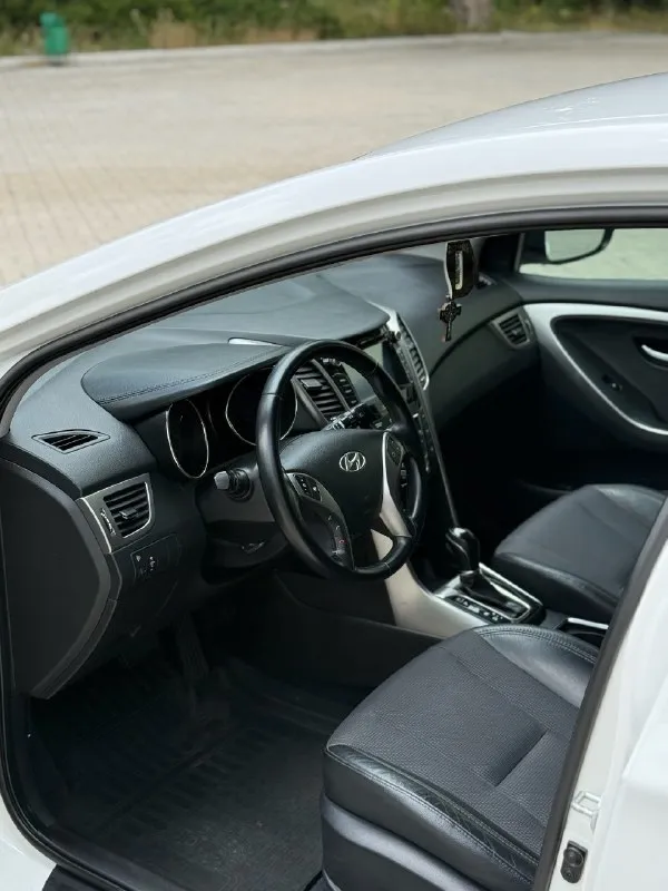 Продам свой личный авто.
Hyundai i30 1.6 автомат
Цена 1🍋250 тыс. Руб торг после осмотра.
2012 Г. В, для своих лет автомобиль в идеальном состоянии.
Комплектация самая жирная, электро сиденья, кожа, сидений, климат двухзонный, работает все абсолютно до каждой кнопки!
Любые проверки за вам счёт приветствуются.
По кузову авто в отличном состоянии, не рыжиков, не гнили нет.
Двигатель работает идеально, не дымит, не троит.
Коробка так же работает как и должна.
Вопросов к автомобилю вообще нет.
Все поменяно, в плоть до масла, цепей, роликов и тд.
Автомобиль полностью обслужен.
Г. Макеевка, связь +79494012032
📞 Звоните: +7(949)4012032 - фотография - 10