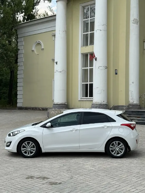 Продам свой личный авто.
Hyundai i30 1.6 автомат
Цена 1🍋250 тыс. Руб торг после осмотра.
2012 Г. В, для своих лет автомобиль в идеальном состоянии.
Комплектация самая жирная, электро сиденья, кожа, сидений, климат двухзонный, работает все абсолютно до каждой кнопки!
Любые проверки за вам счёт приветствуются.
По кузову авто в отличном состоянии, не рыжиков, не гнили нет.
Двигатель работает идеально, не дымит, не троит.
Коробка так же работает как и должна.
Вопросов к автомобилю вообще нет.
Все поменяно, в плоть до масла, цепей, роликов и тд.
Автомобиль полностью обслужен.
Г. Макеевка, связь +79494012032
📞 Звоните: +7(949)4012032 - фотография - 6