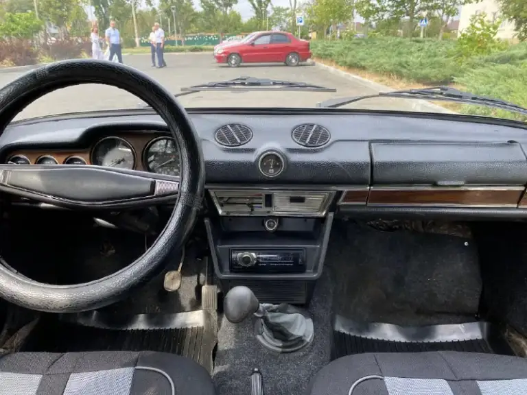 Автомобиль ваз 2103
-Год выпуска 1980;
-Пробег 180 тыс. Км;
-Цвет бежевый «сафари»; нижняя часть кузова обработана защитой «гравитекс»;
-Двигатель 2103 1,45л; 71 л. С. ;
-Мкпп 4-х ступенчатая;
-Электронное зажигание;
-Электровентилятор охлаждения двигателя;
-Электроомыватель лобового стекла;
-Акб новая.
-Резина новая.
Музыка:
-Автомагнитола nakamichi na 82g съемная панель, 4х50 вт; usb, x-bass
- Колонки kenwood 3-х полосные 2х45w;
-2 Хозяина (в одной семье);
-Без дтп;
-Гаражное хранение.
-Автомобиль в хорошем состоянии, ухоженный.
-Комплект зимней резины на дисках (в хорошем состоянии);
-Цена 170 000₽
-Торг
+79497345237 Павел
Пишите в телеграмм или звоните
📲 Tg: @di7ti
📞 Звоните: +7(949)7345237 - фотография - 6