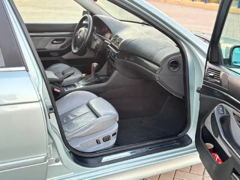 Bmw 520i

2001 Год выпуска
Пробег 180 000км!!
Пробег подтверждённый

Мотор m54 2.2 170лс
Коробка автомат 5ст
Двухзонный климат контроль
Эл. Сиденья
Подогрев сидений
Эл. Зеркала
М руль
Салон recaro
E39 это пик машиностроение!(для меня)
Кузов очень живой
Красивый и ровный!
Мотор без расхода масла всю жизнь проехал на liqui moly маливден
Коробка переключает как новая!
Автомобиль в отличном состоянии!
В первозданном виде!
В красивом цвете мята
Диски r18
Второй комплект дисков с новой резиной r16 в подарок хорошим людям!)
Акустика:каждая колонка каждая пищалка работает
Установлен процесорный pioneer !
Адаптивный свет

Цена 790 000₽
Остальные вопросы по телефону:

+79496361868 (Телега)

+380681107552 (Воцап телега) - фотография - 7