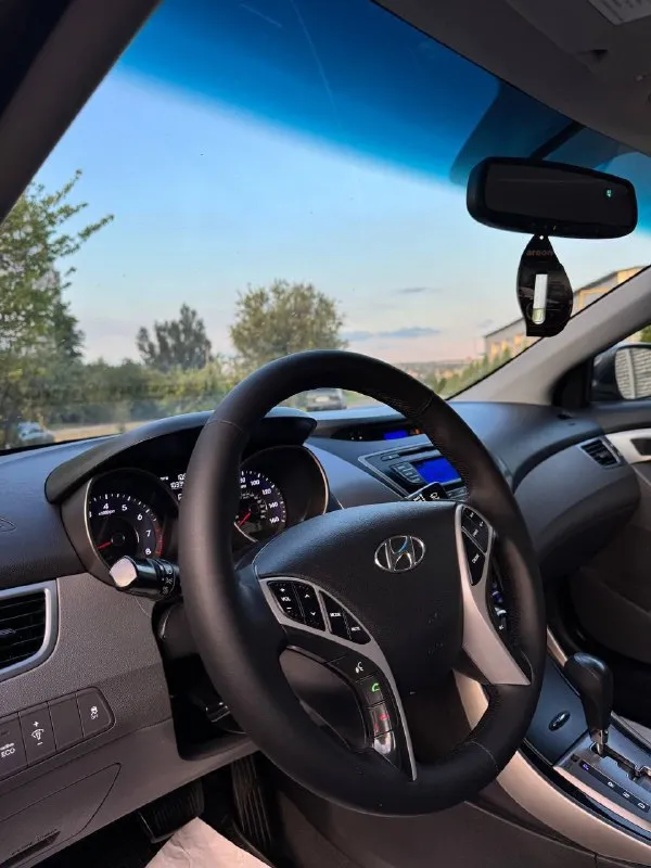 Продам🔝
Hyundai элантра 2012 год
Американец
Один собственник
Автомобиль в отличном состоянии
1.8 Бензин
Пробег 166.000 км
Акпп (автомат)
За авто следили и ухаживали своевременно! Техника вся в рабочем состоянии, кузов автомобиля выглядит изумительно, состояния салона как новое, пахнет вкусно и приятно сидеть в автомобиле!
Насыщенная комплектация, работает каждая кнопочка.
Стоит свежая резина, лето!
Кондиционер работает исправно.
Автомобиль находится в луганске, на осмотры не езжу, не подъезжаю!
По телефону расскажу больше об автомобиле!
Цена 1.190.000 ₽
Торг у авто!
+79591539242☎️
+79595022666☎️
Друзья кому дорого, можно приобрести солярис, рио и другие авто ниже классом по этой цене, прошу без воздуха, не справочная, приезжайте смотрите автомобиль в живую, по запросу скину автотеку, видео, доп фото авто,
Вин код! До встречи!🫡
📞 Звоните: +7(959)1539242 - фотография - 8