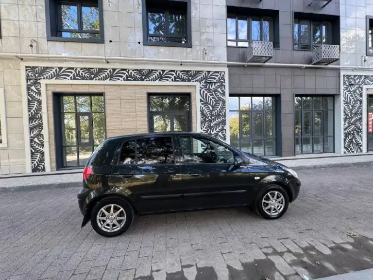Продам hyundai getz 2008 год, двигатель 1.4 кпп механика, в отличном состоянии , обслужена заменены масла фильтра ремень грм ролики помпа, расход до 7 литров, не дорогая в обслуживание, комплектация 4 эльктро стеклоподъемника кондиционером эльктро зеркала с подогревом, подогревы сидений, усилитель руля, музыка новая резина сигнализация, с авто запуском кузов без дефектов, цена 570.000 мариуполь, с документами порядок, +79494999723 - фотография - 4