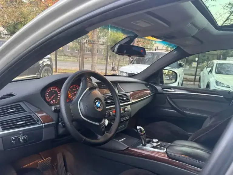 В продаже🚗
Bmw x6
Год выпуска:2010
Мотор:3.0
Пробег:250.000
Автомобиль в отличном состоянии
Готов к проверкам на ваших сто
Возможна продажа в кредит
Возможен обмен
Цена:1.35🍋
+79496106193 - фотография - 8