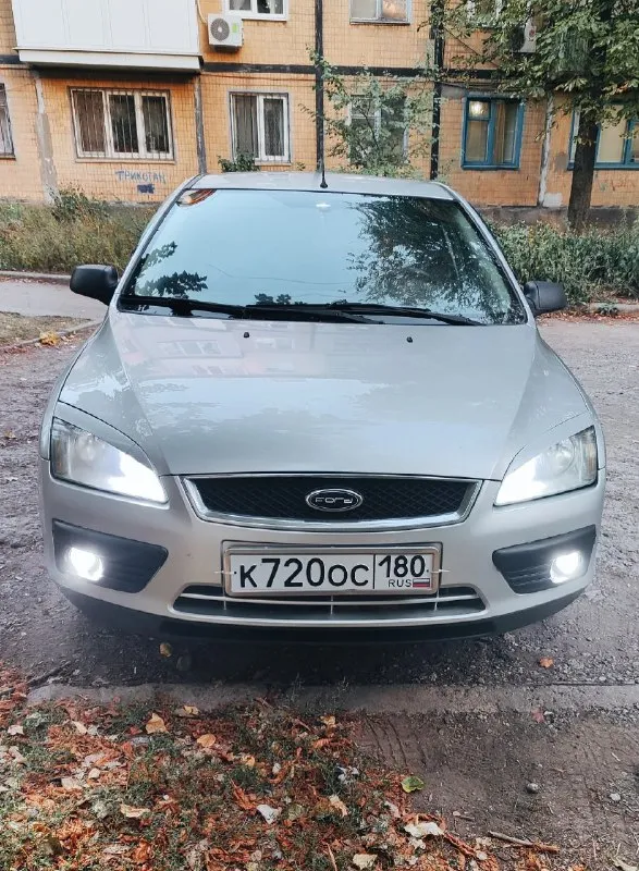 Продам форд фокус 2 2005г выпуска.
Объём 1.6 семейный, хороший ухоженный автомобиль, салон не прокуренный в отличном состоянии. Не смотря на свои года всё работает, подогрев сидений, подогрев переднего и заднего стекла. Два стеклоподъёмника, новый радиатор кондиционера, ходовая перебранная, двигатель и коробка без нареканий. Два комплекта колёс, зимняя резина новая! Стоит газ, зарегистрированный. Камера заднего вида, подсветка-цена 500 торг у капота! +79495850784 - фотография - 1