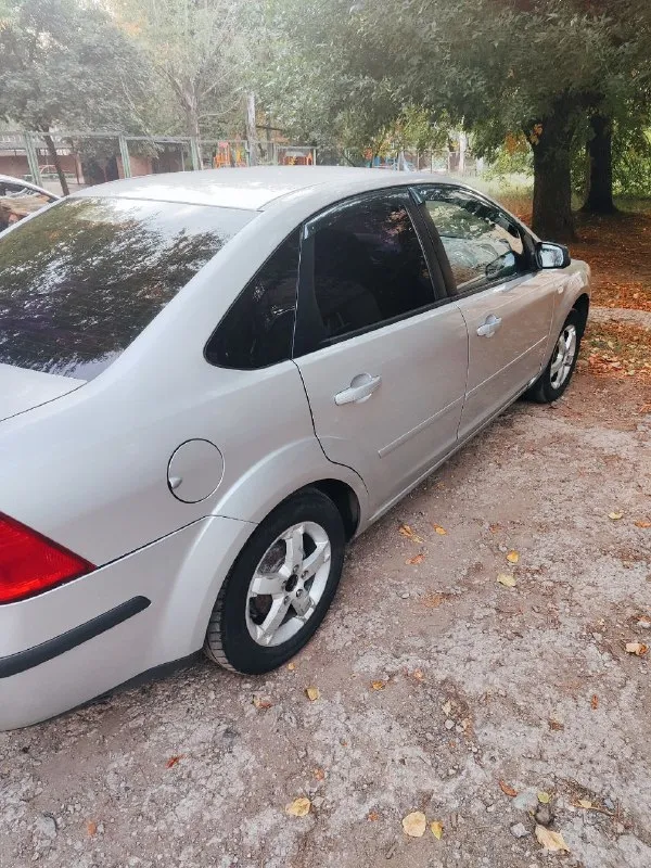 Продам форд фокус 2 2005г выпуска.
Объём 1.6 семейный, хороший ухоженный автомобиль, салон не прокуренный в отличном состоянии. Не смотря на свои года всё работает, подогрев сидений, подогрев переднего и заднего стекла. Два стеклоподъёмника, новый радиатор кондиционера, ходовая перебранная, двигатель и коробка без нареканий. Два комплекта колёс, зимняя резина новая! Стоит газ, зарегистрированный. Камера заднего вида, подсветка-цена 500 торг у капота! +79495850784 - фотография - 5