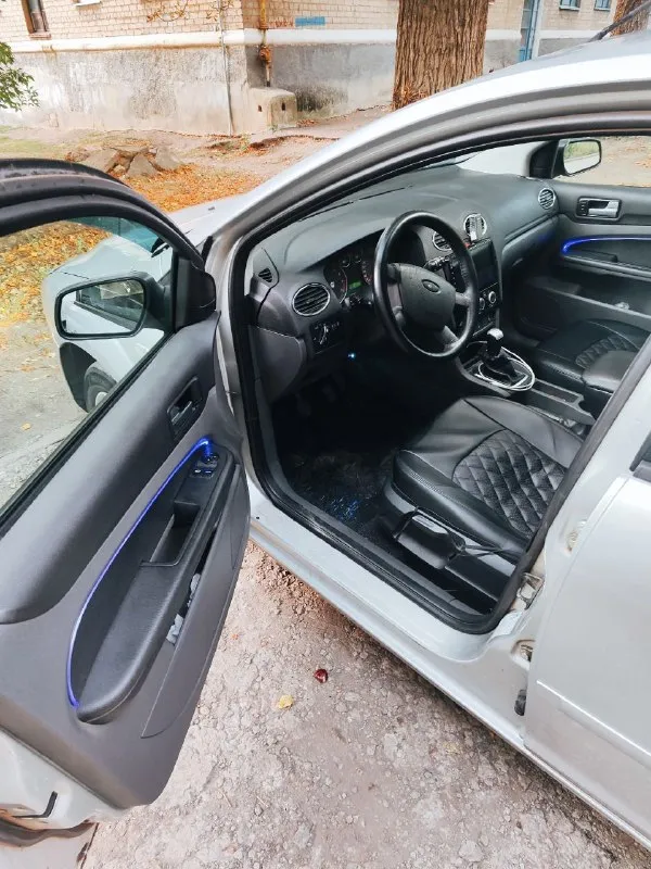 Продам форд фокус 2 2005г выпуска.
Объём 1.6 семейный, хороший ухоженный автомобиль, салон не прокуренный в отличном состоянии. Не смотря на свои года всё работает, подогрев сидений, подогрев переднего и заднего стекла. Два стеклоподъёмника, новый радиатор кондиционера, ходовая перебранная, двигатель и коробка без нареканий. Два комплекта колёс, зимняя резина новая! Стоит газ, зарегистрированный. Камера заднего вида, подсветка-цена 500 торг у капота! +79495850784 - фотография - 7