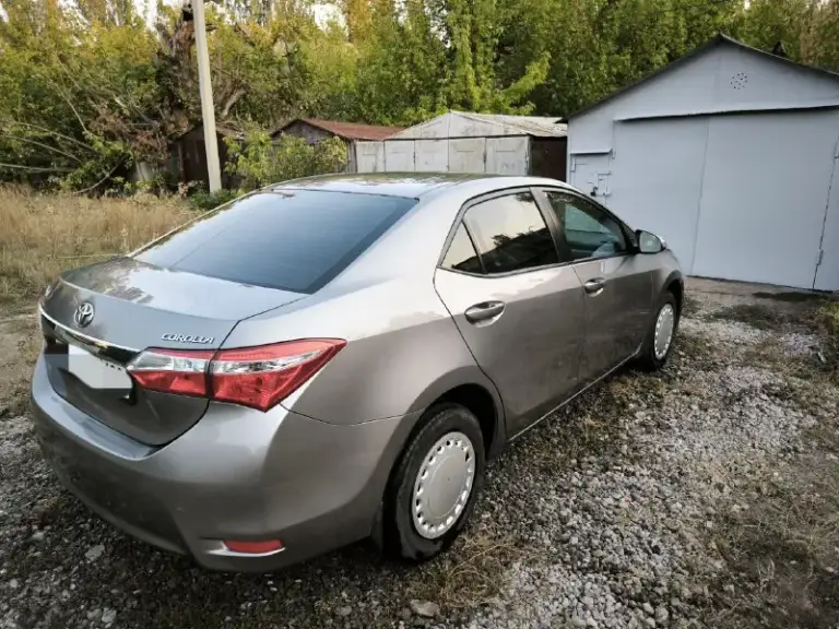 Toyota corolla 2013 года, объем двигателя 1,33, пробег оригинальный: 92 тыс.
1 Владелец по птс. Машина куплена в салоне. Мкпп.
Машина в отличном состоянии, очень экономичная, бережное отношение, регулярное обслуживание, без дтп! Гаражное хранение, резина зима-лето, лакокраска заводская, по бамперу есть мелкие сколы (см. Фото), все вопросы по телефону, 7 949 451 23 70.
1 300 000 Руб. Г. Донецк.
Торг у капота уместен. - фотография - 7