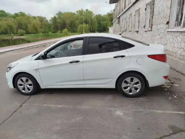Продам hyundai solaris 2015г 950000₽ доступен аргументированный торг!
Любое переоформление, я хозяин
Кпп автомат, без нарушений не хрустит все четкнько👌
Мотор 1.6 не скручен родной пробег 83600
По кузову без нареканий все в отличном состоянии, сел да поехал!
Салон не потресканный не курили в машине ежемесячно проводилась химчистка салона!
С машиной отдаю комплекты резины(зима-лето)
Если есть вопросы звоните по ☎️ +79494132357 евгений. Донецк - фотография - 2