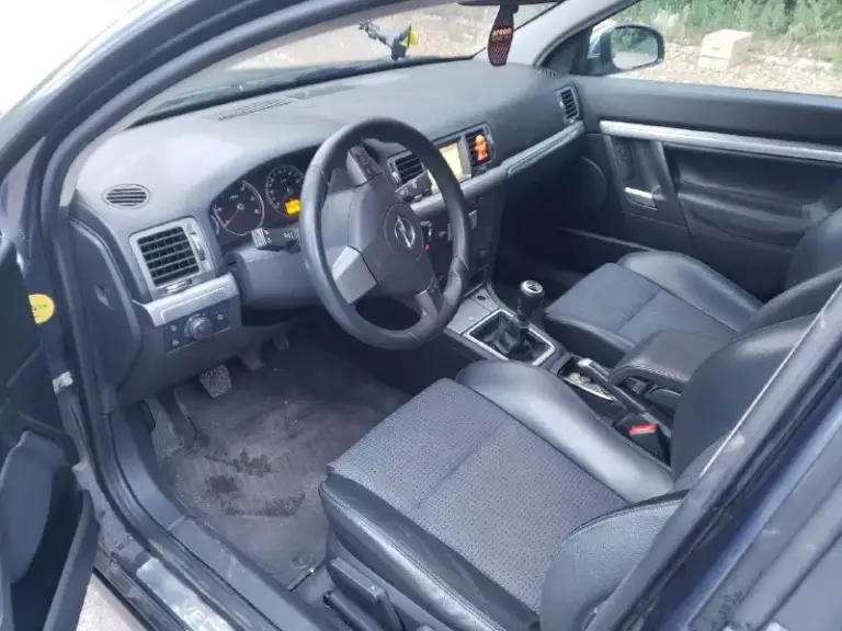 Продам свой авто opel vectra c station wagon 2005г. Рестайлинг
Двигатель 1.9 cdti 150(л. С) мкпп 6ст. Sport режим.
Пробег 288 т. Км
Диски r17
-Салон комбинированная кожа в хорошем состоянии в авто никогда не курил
-Адаптивный ксенон (afl) куда крутишь руль туда идёт свет фар.
-Круиз контроль
-Двухзонный климат контроль.
-Подогрев сидений
-Подогрев и электрорегулировка зеркал.
-Все 4 стеклоподьемника
-Мультируль, цветной дисплей бортового компьютера
-Отличная музыка, аux, bluetooth
-Атермальное лобовое заводское стекло! Да и вообще все стёкла родные так как машина без дтп от слова совсем.
Машиной владею больше 3ёх лет езжу на любые расстояния. Масло меняю каждые 10т. Км aral 5w40.
Недавно было заменено масло в мкпп и жидкость гур. Поменяны натяжные и сервисные ролики. Ходовая в отличном состоянии мягкая, если что то грюкнуло я сразу же менял и обслуживал весь узел.
Цена 670 т. Р символический торг. +79493041444 - фотография - 7