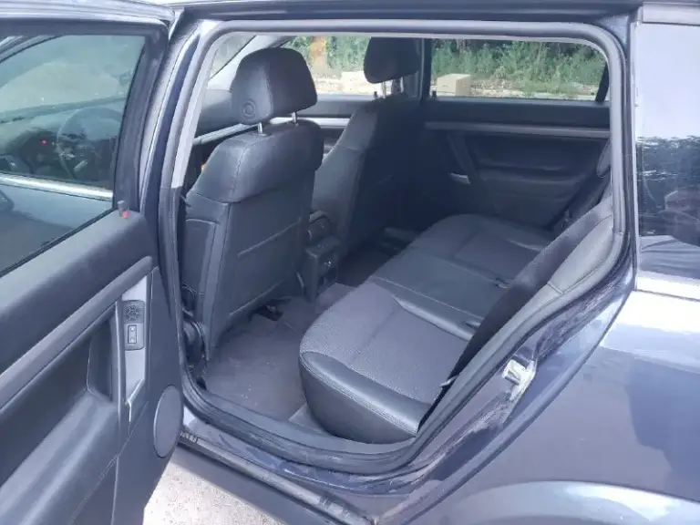 Продам свой авто opel vectra c station wagon 2005г. Рестайлинг
Двигатель 1.9 cdti 150(л. С) мкпп 6ст. Sport режим.
Пробег 288 т. Км
Диски r17
-Салон комбинированная кожа в хорошем состоянии в авто никогда не курил
-Адаптивный ксенон (afl) куда крутишь руль туда идёт свет фар.
-Круиз контроль
-Двухзонный климат контроль.
-Подогрев сидений
-Подогрев и электрорегулировка зеркал.
-Все 4 стеклоподьемника
-Мультируль, цветной дисплей бортового компьютера
-Отличная музыка, аux, bluetooth
-Атермальное лобовое заводское стекло! Да и вообще все стёкла родные так как машина без дтп от слова совсем.
Машиной владею больше 3ёх лет езжу на любые расстояния. Масло меняю каждые 10т. Км aral 5w40.
Недавно было заменено масло в мкпп и жидкость гур. Поменяны натяжные и сервисные ролики. Ходовая в отличном состоянии мягкая, если что то грюкнуло я сразу же менял и обслуживал весь узел.
Цена 670 т. Р символический торг. +79493041444 - фотография - 8