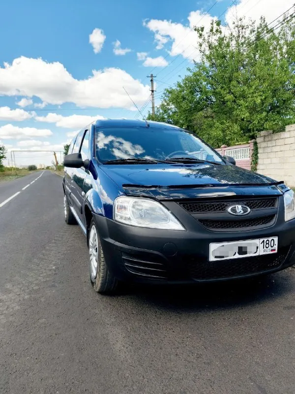 Продам lada largus 2016 г. В. Грузовой фургон
Двигатель 1,6
8Кл
Дешёвый в обслуживании и  экономичный, вместительный автомобиль!
💰Отличный вариант для коммерции, доставки. Грузоподьемность 800кг.

Родной подтвержденный пробег 138000км
Кузов в родном окрасе. Стекла родные!
Abs, кондиционер, подогрев сидений, камера заднего вида.

Двигатель запускается с пол оборота, не дымит, не троит, масло не ест.
Масло, свечи, фильтра, антифриз поменяны. Новый аккумулятор 🔋.
Сцепление плавное и мягкое. Кпп на отлично. Ходовая часть без нареканий, никаких посторонних звуков.   Ручник работает.
По электрике работает абсолютно все, без единой ошибки.
Кондиционер работает отлично!

Салон автомобиля в достойном состоянии.
Колеса r15.
Кузов автомобиля оцинкован, в очень хорошем состоянии для своих лет, ржавчины рыжиков нет совсем.

⚡️На данный момент автомобиль не требует никаких вложений от слова совсем.
Сел и поехал.
По документам я владелец, без штрафов, залогов и запретов.
Макеевка
Цена 630000₽
Торг возле авто!
+79497939325 - фотография - 5