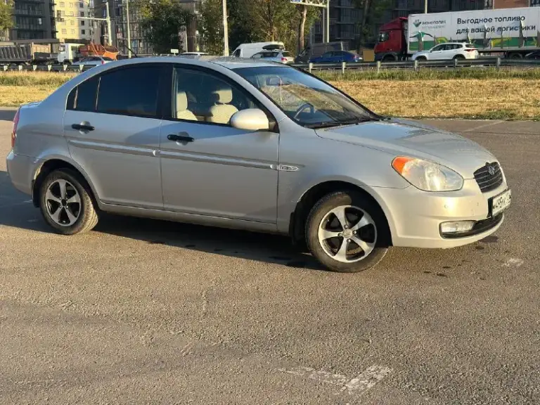 Продам хюндай 1.4 автомат. Год выпуска 2008. Пробег 200 тысяч. Машина вся в родной краски. Автомат мотор чувствую себя отлично. Кузов сохранился тоже хорошо. Не гнилой не ржавый. Кондиционер холодит отлично. Салон что новый. В салоне не курили. Ходовая часть все хорошо. Два ключа. 4 владельца. Цена 585 тысяч. Машина в мариуполе. Торг уместен после просмотра.
+79497533458 - фотография - 3
