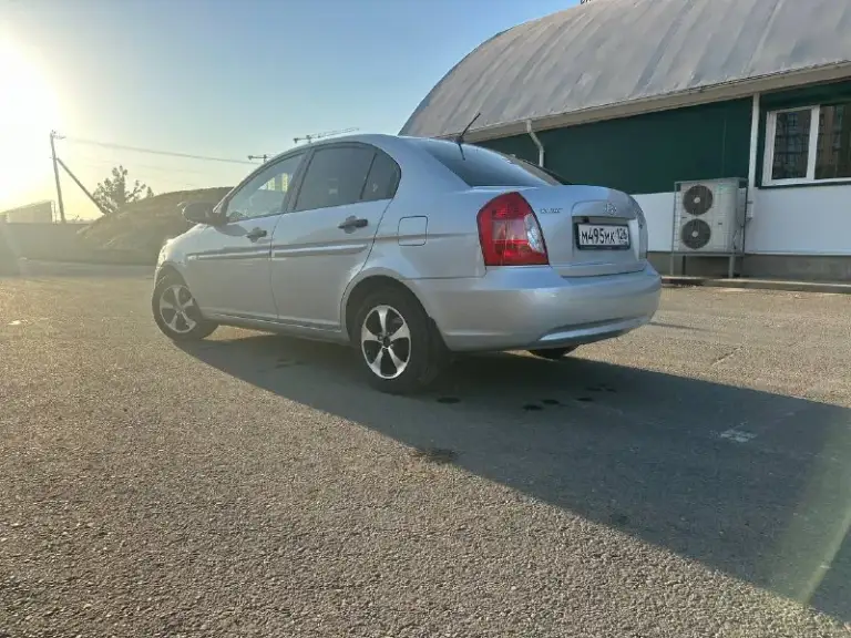 Продам хюндай 1.4 автомат. Год выпуска 2008. Пробег 200 тысяч. Машина вся в родной краски. Автомат мотор чувствую себя отлично. Кузов сохранился тоже хорошо. Не гнилой не ржавый. Кондиционер холодит отлично. Салон что новый. В салоне не курили. Ходовая часть все хорошо. Два ключа. 4 владельца. Цена 585 тысяч. Машина в мариуполе. Торг уместен после просмотра.
+79497533458 - фотография - 4