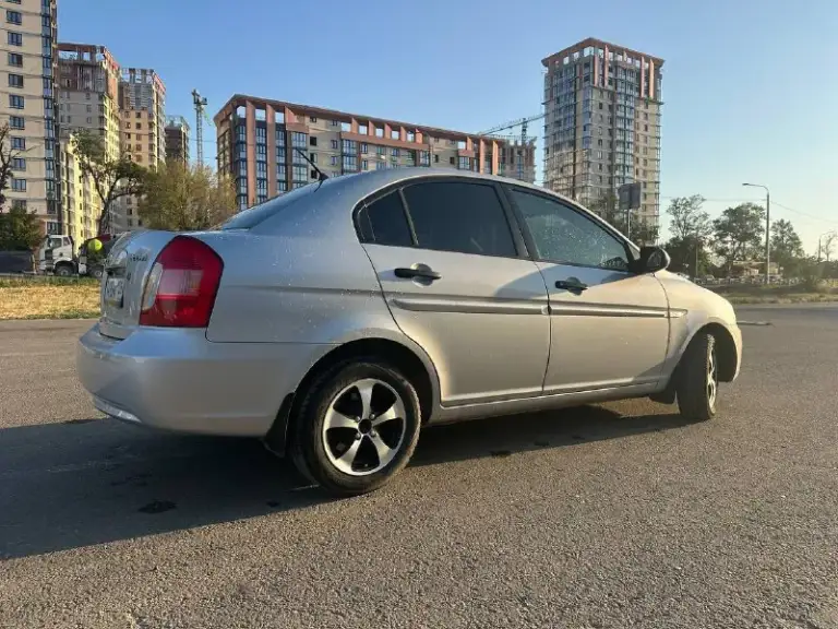 Продам хюндай 1.4 автомат. Год выпуска 2008. Пробег 200 тысяч. Машина вся в родной краски. Автомат мотор чувствую себя отлично. Кузов сохранился тоже хорошо. Не гнилой не ржавый. Кондиционер холодит отлично. Салон что новый. В салоне не курили. Ходовая часть все хорошо. Два ключа. 4 владельца. Цена 585 тысяч. Машина в мариуполе. Торг уместен после просмотра.
+79497533458 - фотография - 5