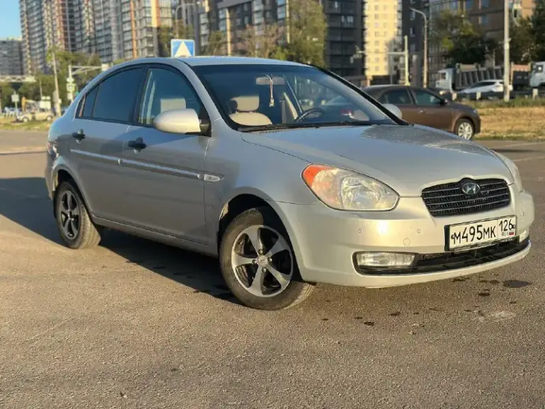 Продам хюндай 1.4 автомат. Год выпуска 2008. Пробег 200 тысяч. Машина вся в родной краски. Автомат мотор чувствую себя отлично. Кузов сохранился тоже хорошо. Не гнилой не ржавый. Кондиционер холодит отлично. Салон что новый. В салоне не курили. Ходовая часть все хорошо. Два ключа. 4 владельца. Цена 585 тысяч. Машина в мариуполе. Торг уместен после просмотра.
+79497533458 - фотография - 7