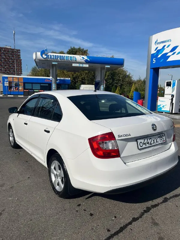 Продам семейный автомобиль. Skoda rapid, 2013 года выпуска. Пробег 79000 км. Автомобиль местный, из мариуполя. Солей и плохого ухода за собой не видел. Причина продажи - по не надобности, куплен автомобиль выше классом.
Я - второй владелец. Машина без гнили и даже намека на ржавчину. Масло от замены до замены уровень держит, ни грамма не уходит. Расход приятно радует. По трассе 5-6л. По городу до 7л.
На 76000 км были заменены все фильтра, включая топливный, масло, свечи оригинальные.
Любые проверки за ваш счет. За машину не стыдно!
Цена 850.000. Аргументированный торг.
Отвечу на все интересующие вопросы по телефону. Подробное видео по автомобилю скину заинтересованным в личные сообщения.
Телефон для связи: +79034370979 - фотография - 5