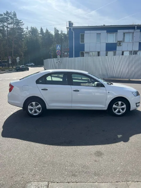 Продам семейный автомобиль. Skoda rapid, 2013 года выпуска. Пробег 79000 км. Автомобиль местный, из мариуполя. Солей и плохого ухода за собой не видел. Причина продажи - по не надобности, куплен автомобиль выше классом.
Я - второй владелец. Машина без гнили и даже намека на ржавчину. Масло от замены до замены уровень держит, ни грамма не уходит. Расход приятно радует. По трассе 5-6л. По городу до 7л.
На 76000 км были заменены все фильтра, включая топливный, масло, свечи оригинальные.
Любые проверки за ваш счет. За машину не стыдно!
Цена 850.000. Аргументированный торг.
Отвечу на все интересующие вопросы по телефону. Подробное видео по автомобилю скину заинтересованным в личные сообщения.
Телефон для связи: +79034370979 - фотография - 8