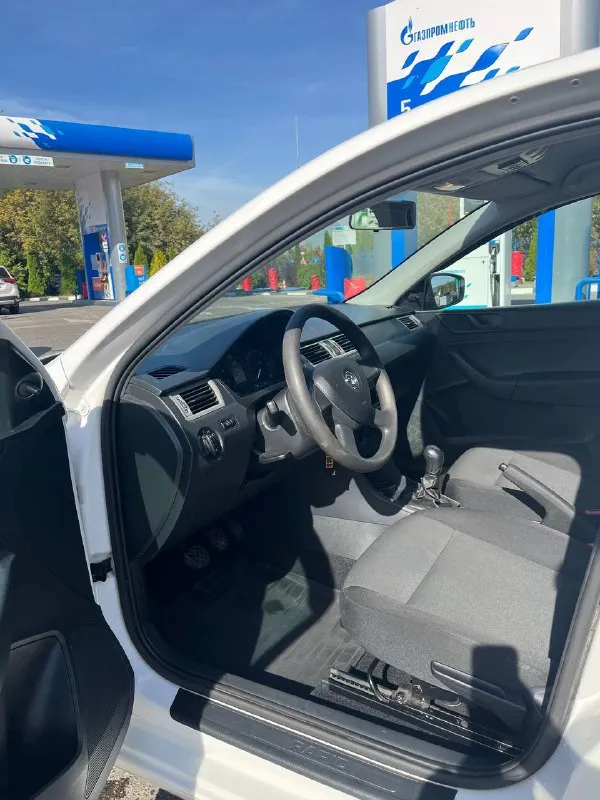 Продам семейный автомобиль. Skoda rapid, 2013 года выпуска. Пробег 79000 км. Автомобиль местный, из мариуполя. Солей и плохого ухода за собой не видел. Причина продажи - по не надобности, куплен автомобиль выше классом.
Я - второй владелец. Машина без гнили и даже намека на ржавчину. Масло от замены до замены уровень держит, ни грамма не уходит. Расход приятно радует. По трассе 5-6л. По городу до 7л.
На 76000 км были заменены все фильтра, включая топливный, масло, свечи оригинальные.
Любые проверки за ваш счет. За машину не стыдно!
Цена 850.000. Аргументированный торг.
Отвечу на все интересующие вопросы по телефону. Подробное видео по автомобилю скину заинтересованным в личные сообщения.
Телефон для связи: +79034370979 - фотография - 9