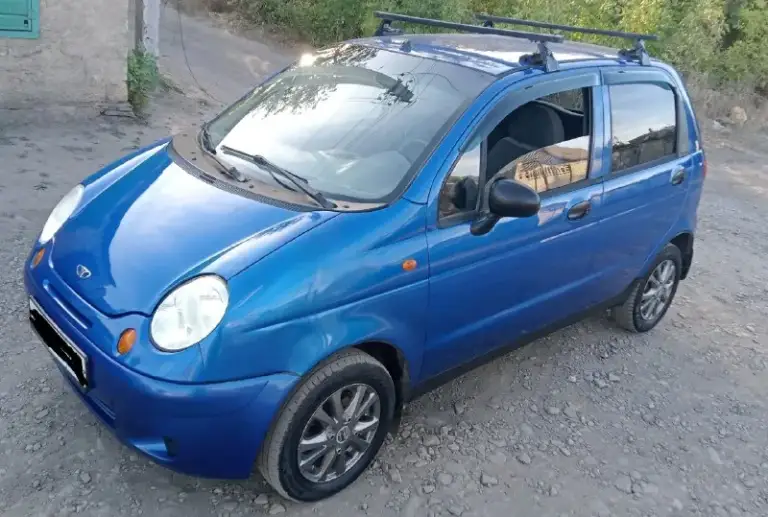 Цена из за срочность, 205 тысяч рублей торг на бензин.
Продам daewoo матиз, 2010 года выпуска, без дтп, стёкла все родные, пробег 184 тысячи км, в хорошем состоянии, без вложений, двигатель масло не кушает, не дымит, не троит, коробка не хрустит не вылетает, ходовая часть сделаная, аккумулятор новый, заводится с пол оборота, днище заводское не разу не варилось, без гнили, без дыр, пороги так же целые не гнилые, стаканы лонжероны всё целое, низа дверей все целые без гнили, кузов ровный, арки без дыр, без гнили, титановые диски, смотрятся очень красиво, салон чистый и ухоженный, музыка, центральный замок, свет в фарах весь белый и дальний и ближний, электрика вся работает до единой лампочки, ручник держит, печка работает, по документам полный порядок, любое переоформление, все документы на руках, автомобиль вид имеет очень красивый, машина на полном отличном ходу, готова ехать на любое расстояние, звоните.
+79595888516
📞 Звоните: +7(959)5888516 - фотография - 1