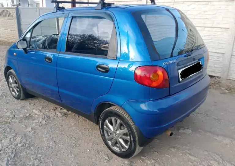 Цена из за срочность, 205 тысяч рублей торг на бензин.
Продам daewoo матиз, 2010 года выпуска, без дтп, стёкла все родные, пробег 184 тысячи км, в хорошем состоянии, без вложений, двигатель масло не кушает, не дымит, не троит, коробка не хрустит не вылетает, ходовая часть сделаная, аккумулятор новый, заводится с пол оборота, днище заводское не разу не варилось, без гнили, без дыр, пороги так же целые не гнилые, стаканы лонжероны всё целое, низа дверей все целые без гнили, кузов ровный, арки без дыр, без гнили, титановые диски, смотрятся очень красиво, салон чистый и ухоженный, музыка, центральный замок, свет в фарах весь белый и дальний и ближний, электрика вся работает до единой лампочки, ручник держит, печка работает, по документам полный порядок, любое переоформление, все документы на руках, автомобиль вид имеет очень красивый, машина на полном отличном ходу, готова ехать на любое расстояние, звоните.
+79595888516
📞 Звоните: +7(959)5888516 - фотография - 3