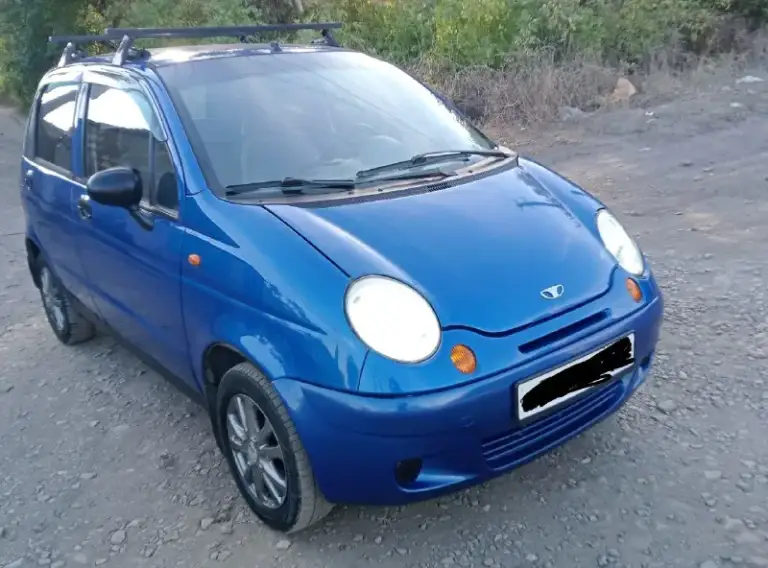 Цена из за срочность, 205 тысяч рублей торг на бензин.
Продам daewoo матиз, 2010 года выпуска, без дтп, стёкла все родные, пробег 184 тысячи км, в хорошем состоянии, без вложений, двигатель масло не кушает, не дымит, не троит, коробка не хрустит не вылетает, ходовая часть сделаная, аккумулятор новый, заводится с пол оборота, днище заводское не разу не варилось, без гнили, без дыр, пороги так же целые не гнилые, стаканы лонжероны всё целое, низа дверей все целые без гнили, кузов ровный, арки без дыр, без гнили, титановые диски, смотрятся очень красиво, салон чистый и ухоженный, музыка, центральный замок, свет в фарах весь белый и дальний и ближний, электрика вся работает до единой лампочки, ручник держит, печка работает, по документам полный порядок, любое переоформление, все документы на руках, автомобиль вид имеет очень красивый, машина на полном отличном ходу, готова ехать на любое расстояние, звоните.
+79595888516
📞 Звоните: +7(959)5888516 - фотография - 7