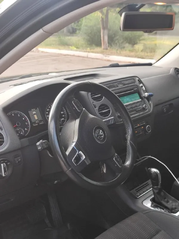 🔥🔥🔥🔥 Срочно 🔥🔥🔥🔥
✅Продам volkswagen tiguan
✅ 2.0 Tsi
📅2011Г. Декабрь месяц.
📊Пробег 150.000
❄️ Климат контроль.
✅ Автомат aisin, самый надёжный и проверенный.
✅Датчики парковки, света, дождя и многое другое.
✅ Цена 1 550 000 торг у капота.
🏙️Осмотр г. Алчевск, луганск.
Автомобиль на полном ходу, мотор работает ровно, коробка переключает плавно. Любые проверки на сто. Без вложений, всё везде сухо. Ваговских болячек нет. Пробег подтверждён автотекой. Без дтп, есть полная история эксплуатации. Автомобиль сел и поехал, обслужен полностью. Резина зима, лето. Торг реальному покупателю при осмотре.
✅ +7 959 118 87 93
+7 959 118 87 93
📞 Звоните: +7(959)1188793 - фотография - 6