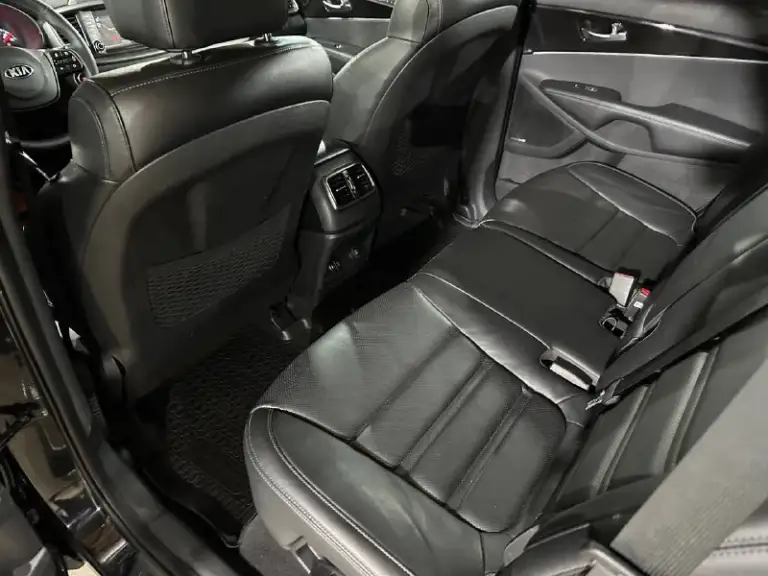 В продаже kia соренто прайм
Полный привод, 7 мест, салон - кожа.
130 Тысяч пробег
2.2 Турбо дизель, 200 л/сил.
Едет достойно, расход топлива маленький.
Расширенная комплектация, подогрев и вентиляцией всех сидений, также подогрев руля.
Премиум музыка - harman kardon, заводская магнитола с навигацией, заводские колонки.
Кузов в идеальном состоянии, отполированный месяц назад.
Два комплекта резины.
Сигнализация старлайн с автозапуском.
Так же на авто стоит турботаймер для правильного использования турбины.
Комплектация практически максимальная (нет люка).
Парктронники в круг, камера заднего вида.
18 Радиус диски - оригинал.
Складывание зеркал, безключевой доступ, стар стоп кнопка, открытие багажника жестом руки и многое другое.
Можно приобрести в кредит, а также рассмотрю варианты обмена.
Хороший торг возле авто.
✅ Юридически чистая без штрафов залогов и обременений, полный комплект документов
✅ Родной пробег. Подтвержденный книгой обслуживания, так как авто дилер
📞 Звоните: +7(949)3322844 - фотография - 8