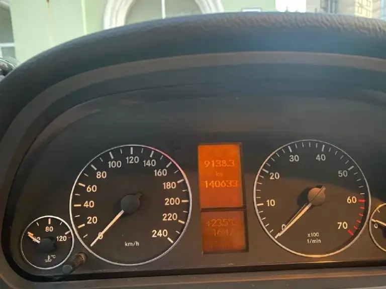 Продам!
Mercedes a170 2005 г.
Автомобиль в отличном состоянии!
Год выпуска 2005
Пробег 140 тыс.
Двигатель 1.7
116 Л. С. Едет очень бодро 🔥🔥🔥
В отличном состоянии, не троит! Не дымит! Масло не расходует!
Коробка вариатор в отличном состоянии, заменена менее года назад, ещё на гарантии!
Отлично работает✅
Ходовая в отличном состоянии! Все заменено, кататься и кататься!
Нечего не стучит! Не гремит!
Обслужен от и до!
Любые проверки в любом авто сервисе за ваш счет без проблем ✅✅✅
Окна родные! И лобовое тоже родное✅
Комплектация 👍
Датчик дождя, датчик света, климат контроль, подогрев зеркал, авто складывания зеркал, парктроники передние и задние, магнитола андроид.
Цена 🔥🔥650.000₽🔥🔥
Приезжайте на осмотр ✅ город донецк
Татьяна +79495923226
📞 Звоните: +7(949)5923226 - фотография - 2