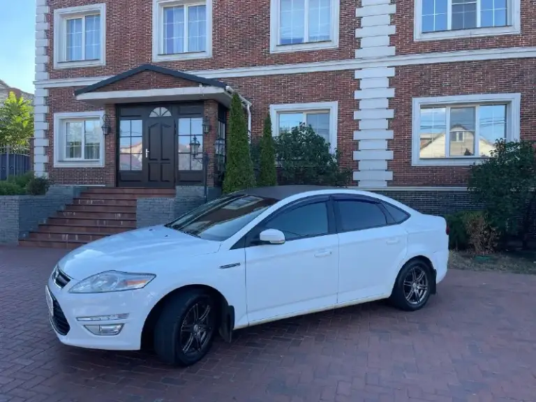 Продам автомобиль представительского бизнес класса ford mondeo 4
Год выпуска конец 2012, куплен в феврале 2013 у официального дилера.
Двигатель: 1.6(160л. С)
Коробка: механика
Пробег родной 147.000км
Я единственный хозяин.
Двигатель, коробка и подвеска в отличном состоянии!
Технически автомобиль полностью обслужен.
Вложений никаких не требует.
Сел и поехал.
Стёкла все родные включая лобовое.
Кузов в хорошем состоянии (обработаны антикором днище, арки и скрытые полости).
По городу расход 8 литров, по трассе 6.5л на 100км.
Климат контроль двухзонный.
Управление на руле, парктроники.
Abs, esp
Электро регулировка сидений.
Подушки безопасности.
Запуск start stop.
Круиз контроль.
Лобовое стекло с подогревом.
4 Автоматических стеклоподъемника с защитой от придавливания.
Сигнализация starline с автозапуском.
Противоугонный замок на кпп construct.
Новое запасное колесо.
В бронепленке:фары, на дверях, пороги.
Два комплекта резины на оригинальных дисках.
Два ключа, сервисная кн
📞 Звоните: +7(949)8000907 - фотография - 1