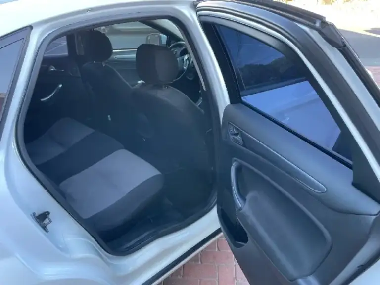 Продам автомобиль представительского бизнес класса ford mondeo 4
Год выпуска конец 2012, куплен в феврале 2013 у официального дилера.
Двигатель: 1.6(160л. С)
Коробка: механика
Пробег родной 147.000км
Я единственный хозяин.
Двигатель, коробка и подвеска в отличном состоянии!
Технически автомобиль полностью обслужен.
Вложений никаких не требует.
Сел и поехал.
Стёкла все родные включая лобовое.
Кузов в хорошем состоянии (обработаны антикором днище, арки и скрытые полости).
По городу расход 8 литров, по трассе 6.5л на 100км.
Климат контроль двухзонный.
Управление на руле, парктроники.
Abs, esp
Электро регулировка сидений.
Подушки безопасности.
Запуск start stop.
Круиз контроль.
Лобовое стекло с подогревом.
4 Автоматических стеклоподъемника с защитой от придавливания.
Сигнализация starline с автозапуском.
Противоугонный замок на кпп construct.
Новое запасное колесо.
В бронепленке:фары, на дверях, пороги.
Два комплекта резины на оригинальных дисках.
Два ключа, сервисная кн
📞 Звоните: +7(949)8000907 - фотография - 2