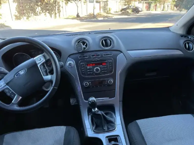 Продам автомобиль представительского бизнес класса ford mondeo 4
Год выпуска конец 2012, куплен в феврале 2013 у официального дилера.
Двигатель: 1.6(160л. С)
Коробка: механика
Пробег родной 147.000км
Я единственный хозяин.
Двигатель, коробка и подвеска в отличном состоянии!
Технически автомобиль полностью обслужен.
Вложений никаких не требует.
Сел и поехал.
Стёкла все родные включая лобовое.
Кузов в хорошем состоянии (обработаны антикором днище, арки и скрытые полости).
По городу расход 8 литров, по трассе 6.5л на 100км.
Климат контроль двухзонный.
Управление на руле, парктроники.
Abs, esp
Электро регулировка сидений.
Подушки безопасности.
Запуск start stop.
Круиз контроль.
Лобовое стекло с подогревом.
4 Автоматических стеклоподъемника с защитой от придавливания.
Сигнализация starline с автозапуском.
Противоугонный замок на кпп construct.
Новое запасное колесо.
В бронепленке:фары, на дверях, пороги.
Два комплекта резины на оригинальных дисках.
Два ключа, сервисная кн
📞 Звоните: +7(949)8000907 - фотография - 7